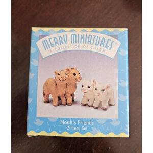 Hallmark merry Miniatures Noah's Friends 2pc camels and lambs (NEW)
